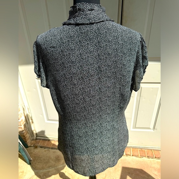 White House Black Market, Short Sleeve, Ruffle V-neck, Blouse, Size 12 - Picture 2 of 4